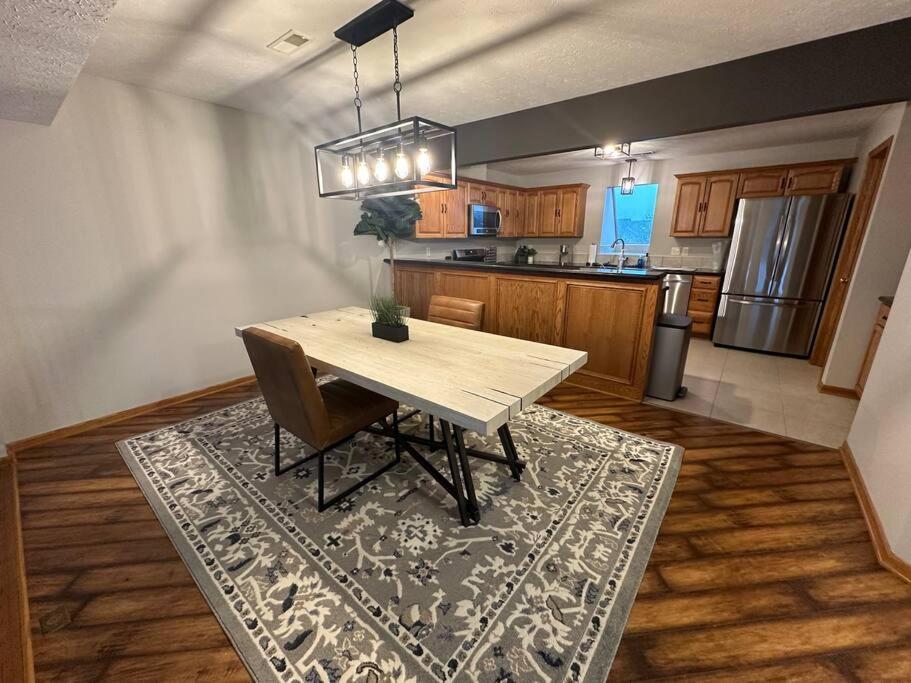 Inviting 3 Bed 2.5 Bath Townhome In Wadsworth Extérieur photo