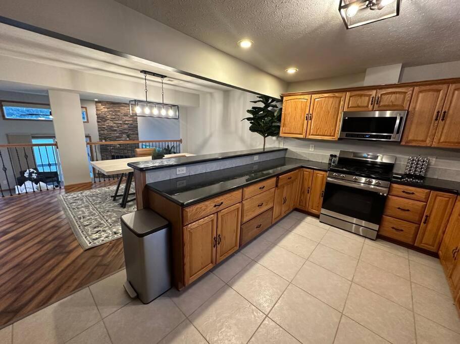 Inviting 3 Bed 2.5 Bath Townhome In Wadsworth Extérieur photo